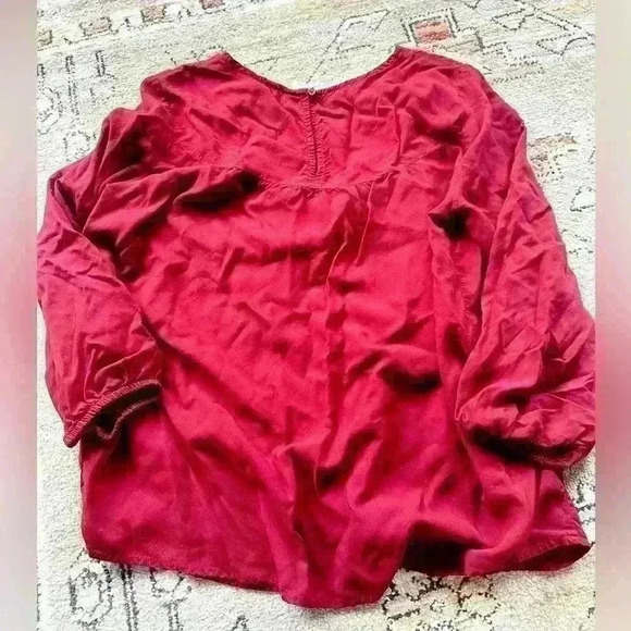 Old Navy Blouse - Picture 2 of 3